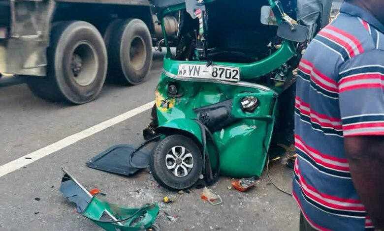 ரச பேருந்துடன் மோதி ஆட்டோ விபத்து!