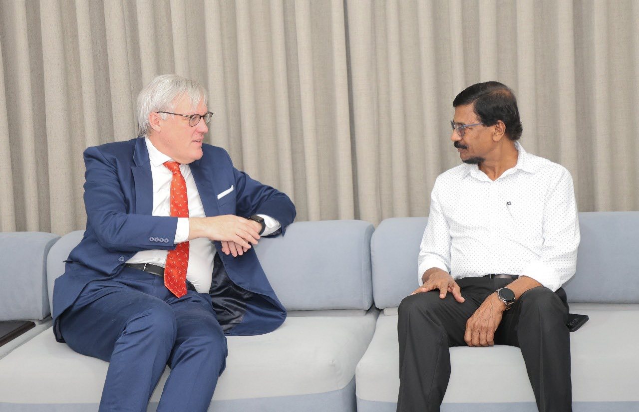 பிரித்தானிய உயர்ஸ்தானிகருக்கும், மக்கள் விடுதலை முன்னணியின் பொதுச் செயலாளருக்கும் இடையில் சந்திப்பு!