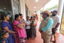 தென்மராட்சியில் பாதிக்கப்பட்ட மக்களை பார்வையிடும் அமைச்சர் சந்திரசேகர்