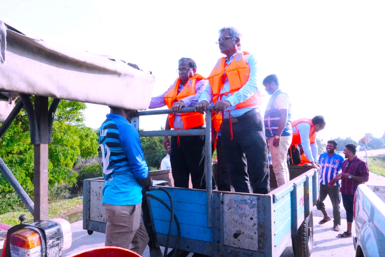 மன்னாரில் பாதிக்கப்பட்ட மக்களை பார்வையிட்ட ஆளுநர்!