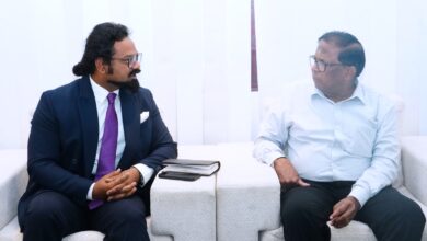 வடக்கு மாகாண ஆளுநரை சந்திக்கும் இந்திய துணைத்தூதுவரின் சந்திப்பு நிகழ்வு படம்