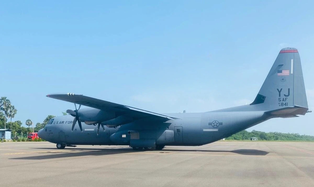 பலாலி வந்த அமெரிக்க விமானம்!