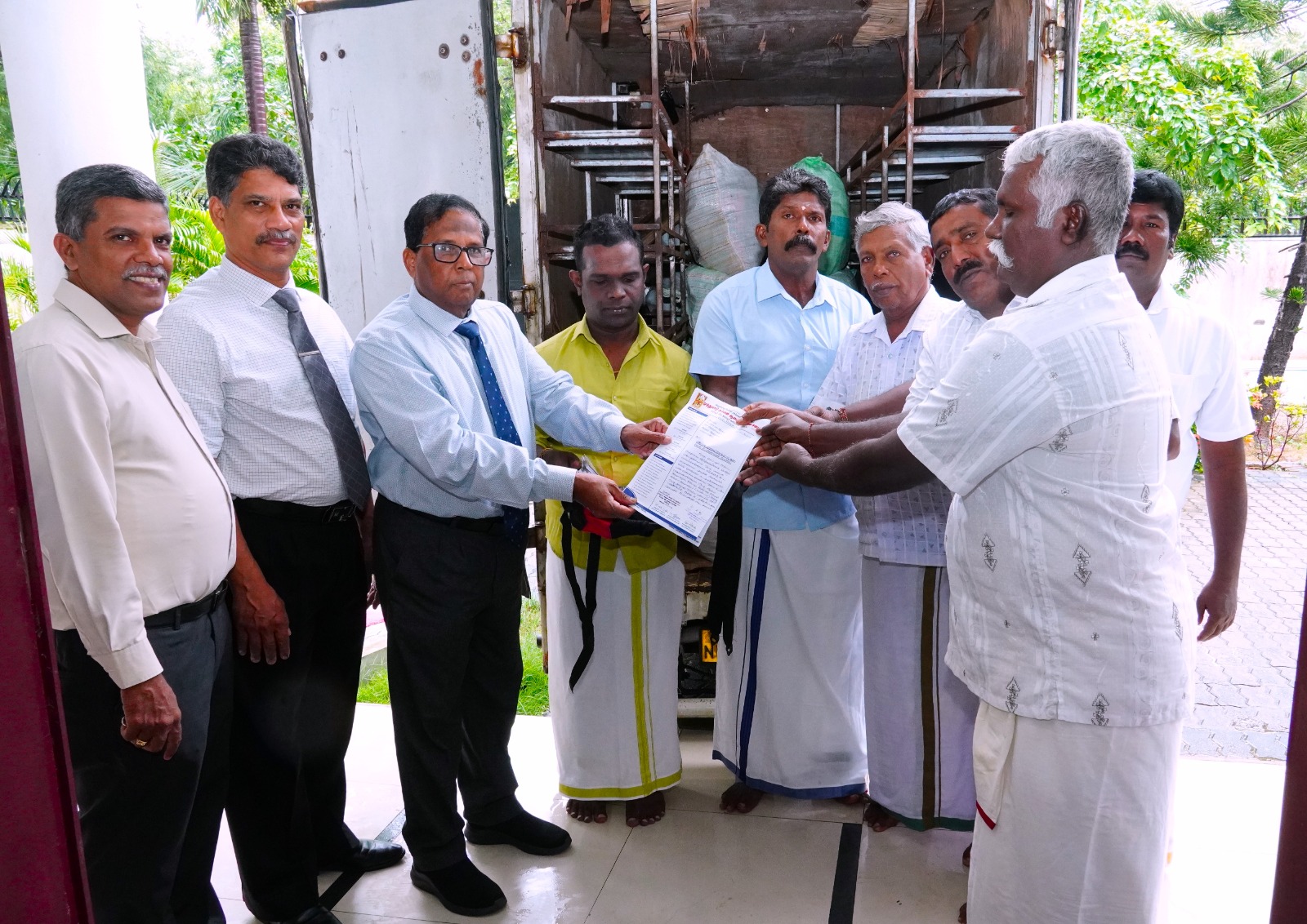 மலையக மாணவர்களுக்கான கற்றல் உபகரணப் பொதிகள் யாழிலிருந்து அனுப்பிவைப்பு!