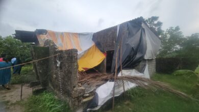 கன மழையால் உடைந்த வீடு, நாவற்குழியில் சம்பவம்!