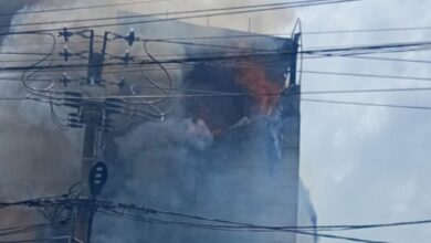 கிரிபத்கொட நகரில் தீ விபத்து: கொழும்பு–கண்டி பிரதான வீதி மூடப்பட்டது!