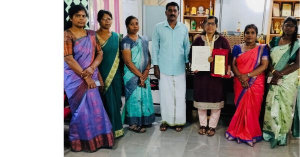 மலேசியாவில் நடைபெற்ற தமிழ் வர்த்தக மாநாட்டில் யாழ்ப்பாணப் பெண்ணுக்கு கிடைத்த அங்கிகாரம்!