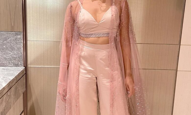 நடனதுறையில் மிளிரும் டெனாதி புஸ்ஸேகொட!