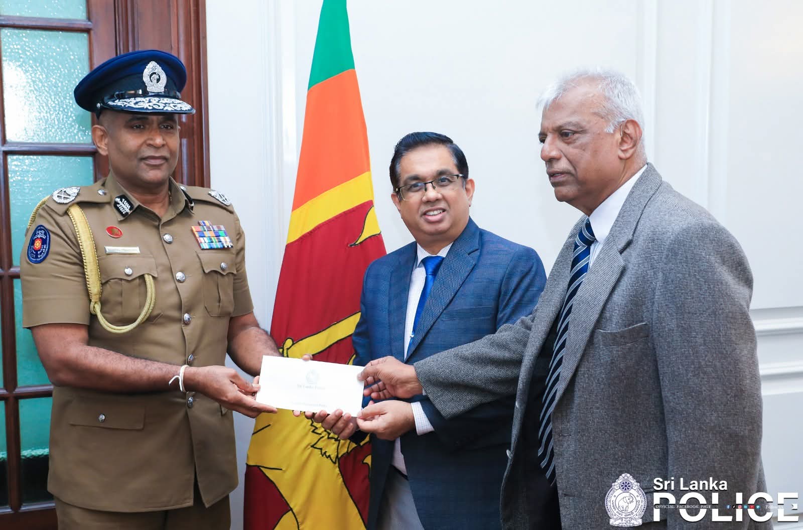 நாட்டை மீள கட்டியெழுப்ப பொலிஸ் திணைக்களம் 50 மில்லியன் நிதி உதவி!