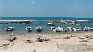 குப்பைக்காடாக காட்சியளிக்கிறது வடமராட்சி கடற்கரை