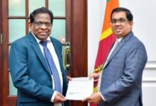 நாட்டை மீள கட்டியெழுப்ப நிதி கையளித்த புலம்பெயர் ஈழத்தமிழ் தொழிலதிபர்!