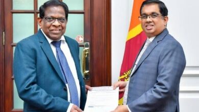 நாட்டை மீள கட்டியெழுப்ப நிதி கையளித்த புலம்பெயர் ஈழத்தமிழ் தொழிலதிபர்!