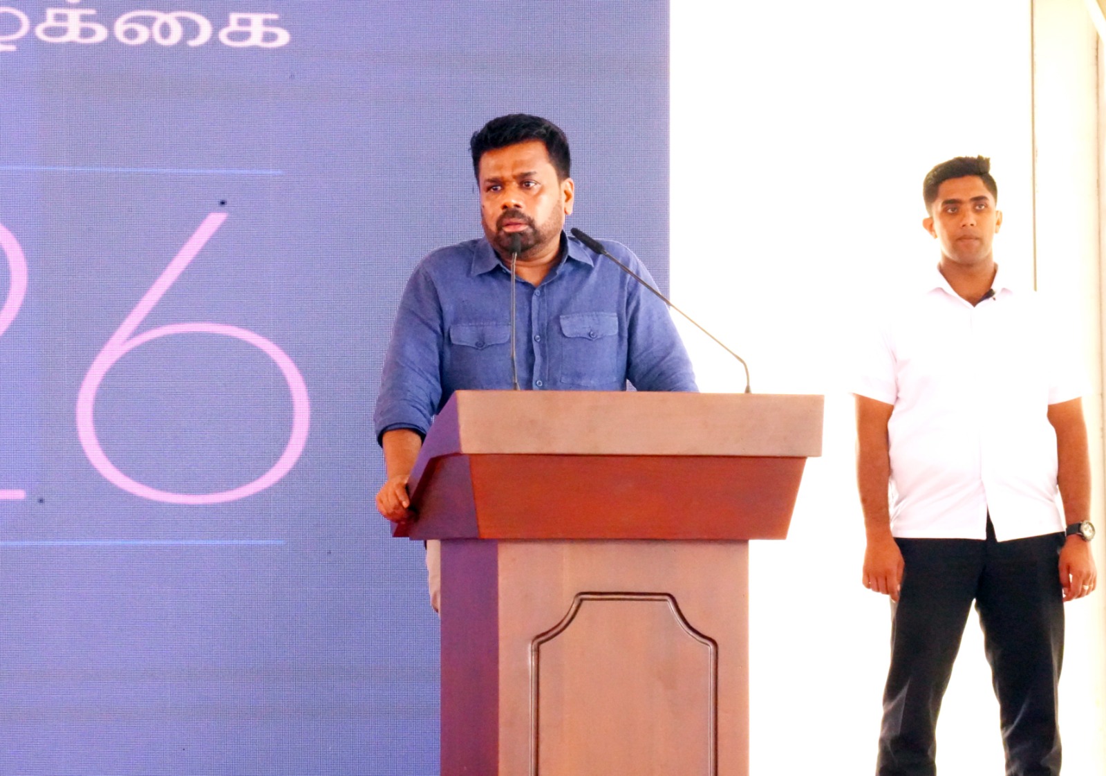 யாழ்.மீசாலையில் தேசிய வீடமைப்பு வேலைத்திட்டத்தை ஆரம்பித்து வைத்த ஜனாதிபதி!