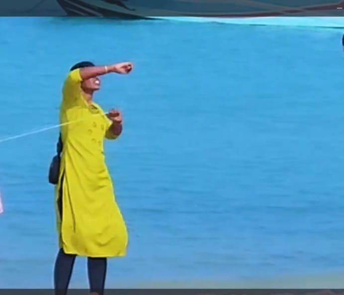 விண்ணில் சாகசம் காட்டிய மங்கையரின் பட்டம்!