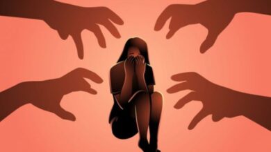 பெண்ணின் கருப்பையில் இருந்த கண்ணாடிப் போத்தல்கள்!