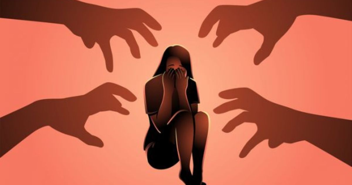 பெண்ணின் கருப்பையில் இருந்த கண்ணாடிப் போத்தல்கள்!