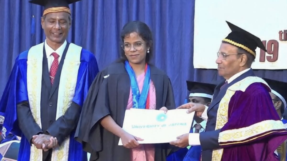 யாழ்.மருத்துவ பீடத்தில் 8 தங்கப் பதங்கள் வென்ற மாணவி!