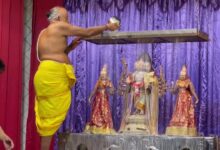 இணுவில் கந்தன் ஆலயத்தில் பாற்குட பவனி!