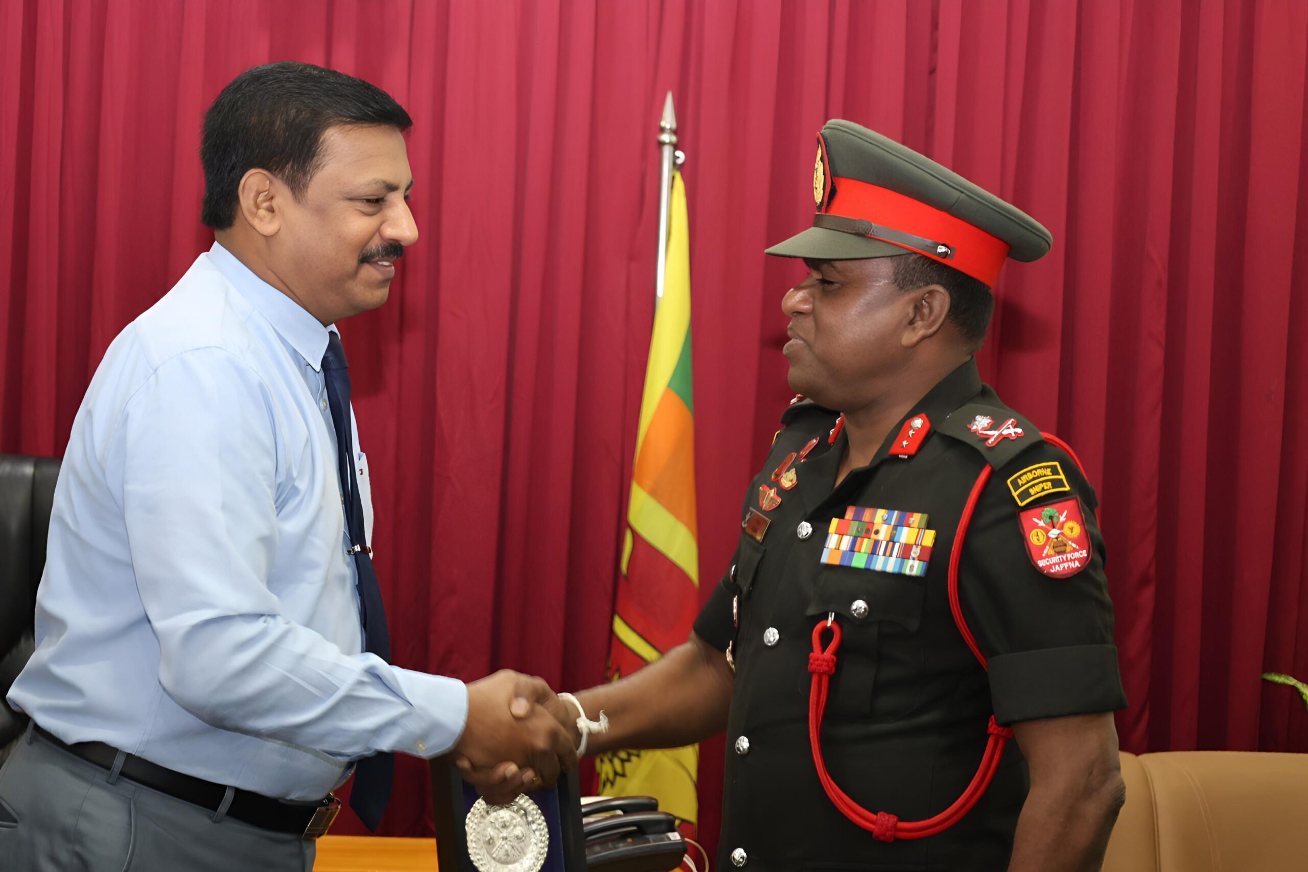 புதிய யாழ் மாவட்ட கட்டளைத் தளபதி - அரசாங்க அதிபர் சந்திப்பு!