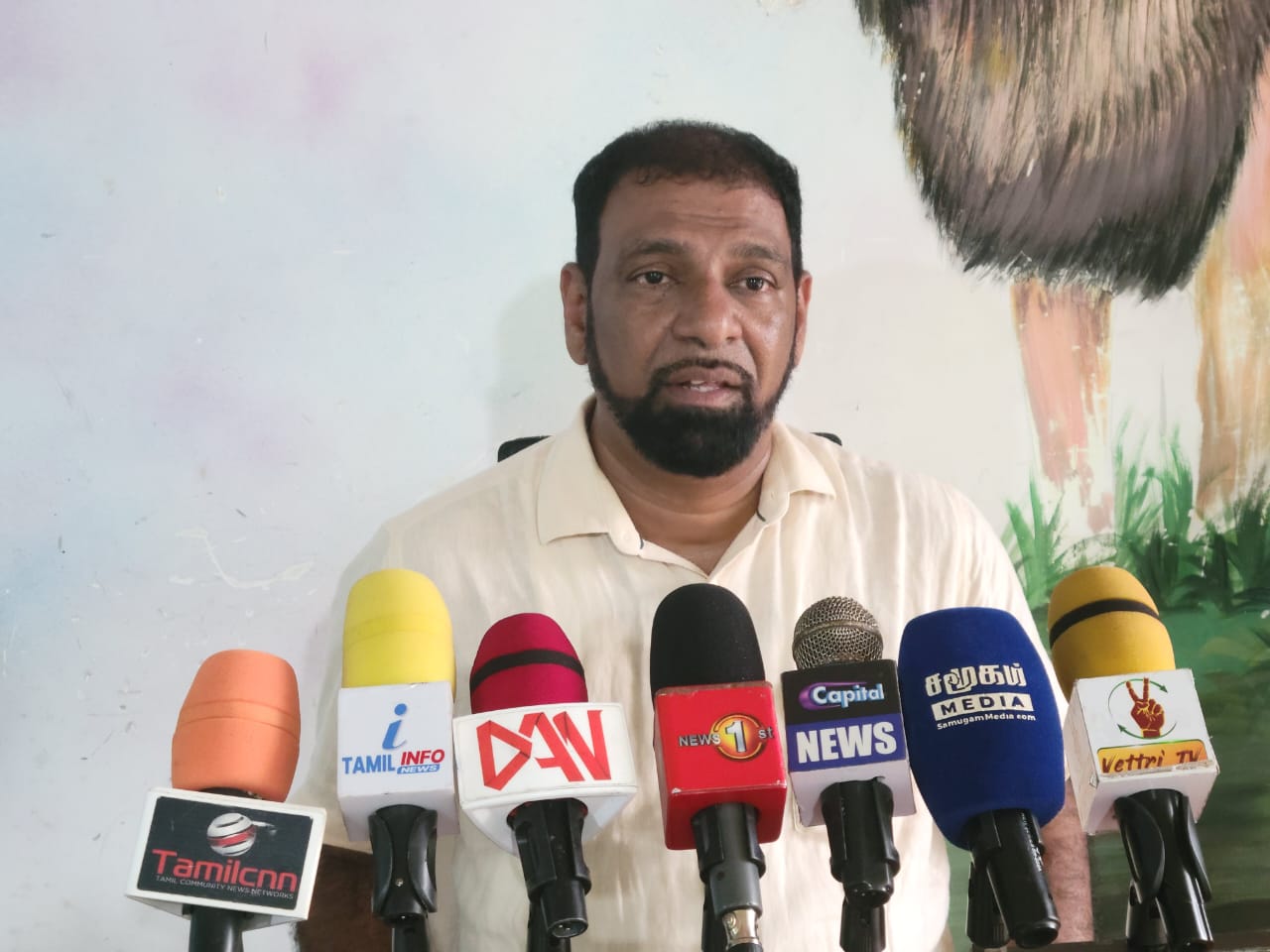 குறுக்கு வழியில் வந்தவர்களே தமிழரசுக் கட்சியை நடத்துகிறார்கள்!