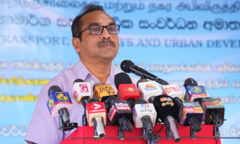 ஆவரங்கால் - தொண்டைமானாறு வீதிப் புனரமைப்பை ஆரம்பித்து வைத்தார் அமைச்சர் பிமல் ரத்நாயக்க!