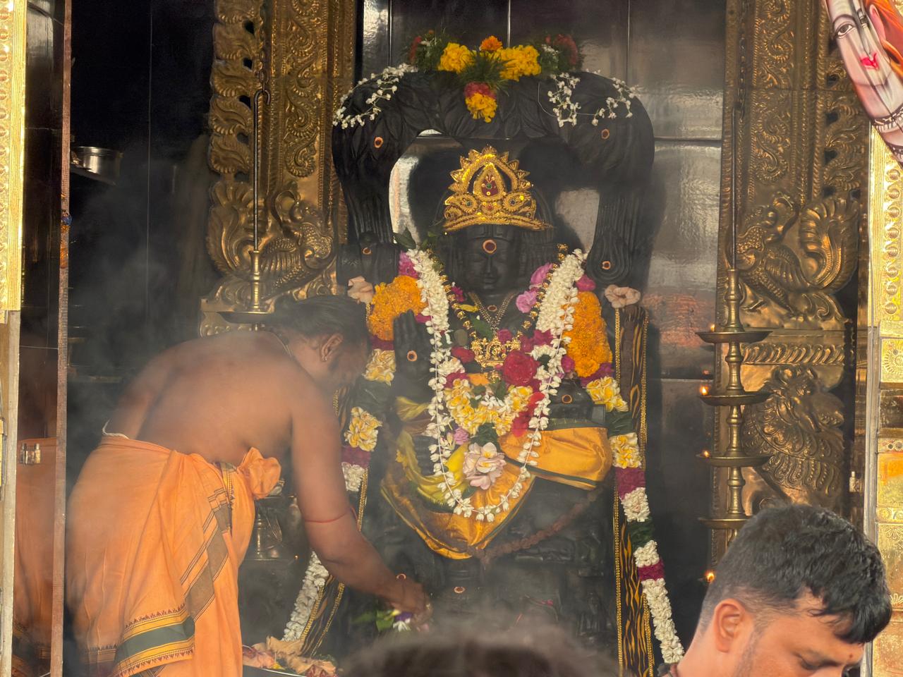 யாழ்.நாவற்குழி திருவாசக அரண்மனை சிவ தட்சணாமூர்த்தி ஆலய சிவராத்திரி!