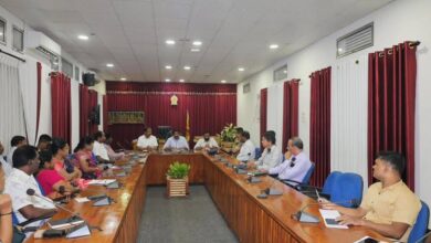 எதிர்வரும் வாரம் முதல் வேலை நாட்களை 4 நாட்களாக குறைத்து அநாவசிய எரிபொருள் செலவுகளை குறைக்க அரசு நடவடிக்கை!