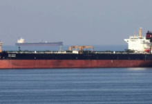 மூழ்கிக்கொண்டிருந்த ஈரான் கப்பலில் இருந்தவர்கள் மீட்ட இலங்கைக் கடற்படை!