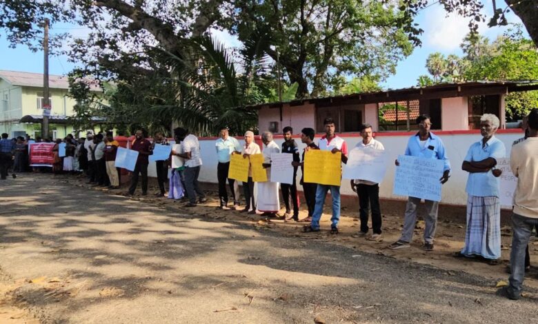 யாழ்.வட்டுக்கோட்டை வைத்தியசாலை முன்பாக போராட்டம்!