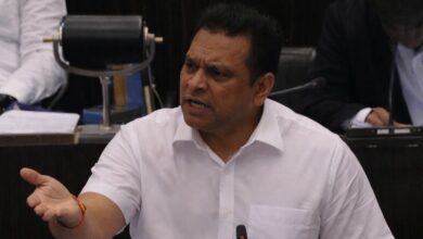 சுரேஷ் சாலே விடயத்தில் “விசித்திரமான சட்டம்” - தயாசிறி ஜயசேகர குற்றச்சாட்டு!