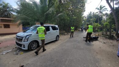 யாழ்.தென்மராட்சியில் ஒரே இரவில் ஐந்து வீடுகள் மீது தாக்குதல்: நால்வர் கைது: இரு மோட்டார் சைக்கிள்களும் மீட்பு!