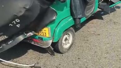 யாழில் விபத்து: வெளிநாட்டுச் சுற்றுலாப் பயணிகள் உட்பட மூவர் படுகாயம்!