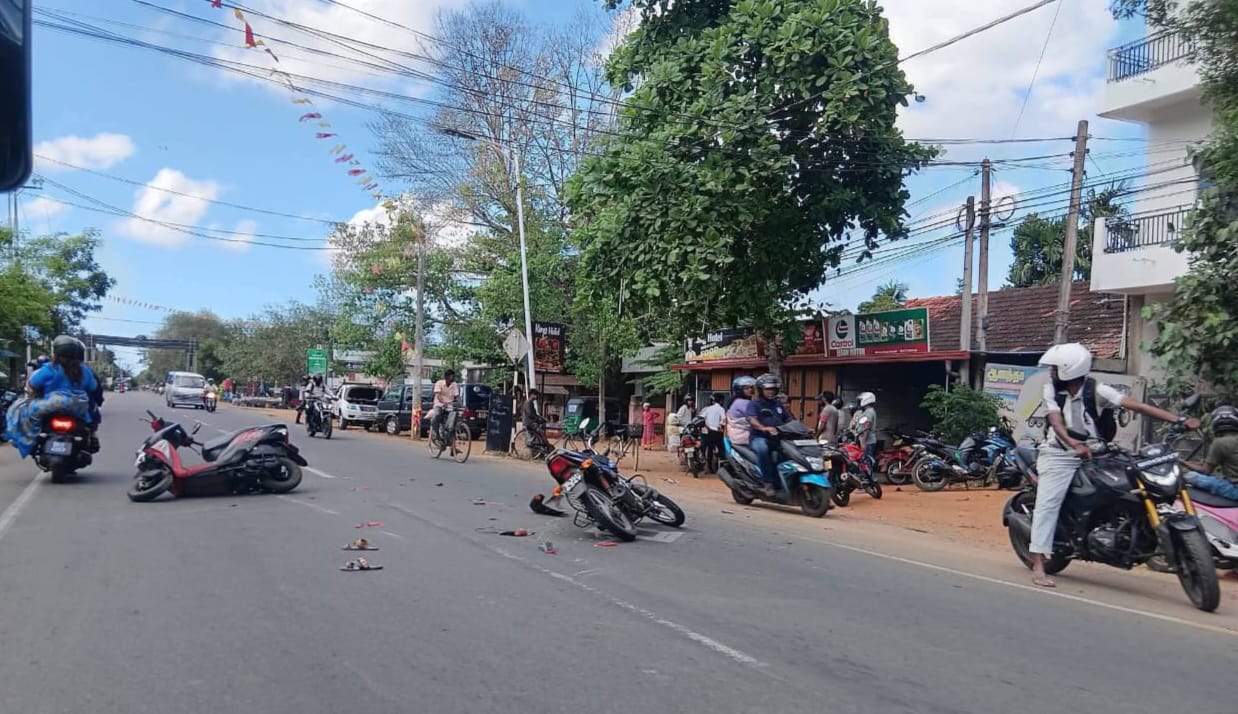 யாழ்.இணுவிலில் வாகன விபத்து: இருவர் படுகாயம்!