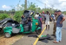 யாழ்.சரசாலை வாகன விபத்தில் தாயும் மகளும் பலி!