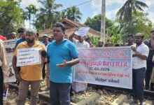 மூடப்பட்ட வீதியை திறக்ககோரி போராட்டம்!