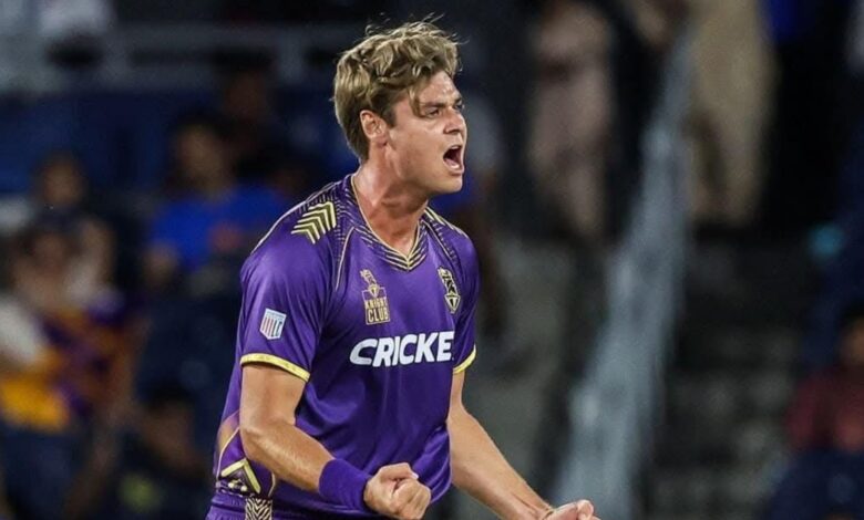 நாதன் எல்லிஸ்க்கு பதிலாக, ஸ்பென்சர் ஜான்சனை சென்னை சூப்பர் கிங்ஸ் அணி தெரிவு செய்துள்ளது. 2026 ஆம் ஆண்டுக்கான IPL தொடர் இம மாதம் 28 ஆம் திகதி ஆரம்பமாகவுள்ளது. இந்நிலையில், சென்னை சூப்பர் கிங்ஸ் அணியின் விளையாடும் 11 வீரர்கள் பட்டியலில் அவுஸ்திரேலிய வேகப்பந்து வீச்சாளர் நாதன் எல்லிஸின் பெயர் இடம்பெறவில்லை. அவுஸ்திரேலிய வேகப்பந்து வீச்சாளர் நாதன் எல்லிஸ் காயம் காரணமாக இடம்பெறவுள்ள தொடரில் இருந்து முழுவதுமாக விலகுவதாக அறிவித்துள்ளார். இந்நிலையில், பிறிதொரு அவுஸ்திரேலிய வேகப்பந்து வீச்சாளரான ஸ்பென்சர் ஜான்சன் சென்னை சூப்பர் கிங்ஸ் அணியில் இணைத்துக்கொள்ளப்பட்டுள்ளார்.