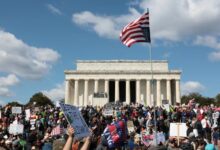 அமெரிக்க ஐனாதிபதி டொனால்ட் ட்ரம்ப்பை, பதவி விலக்க் கோரி போராட்டங்கள்!