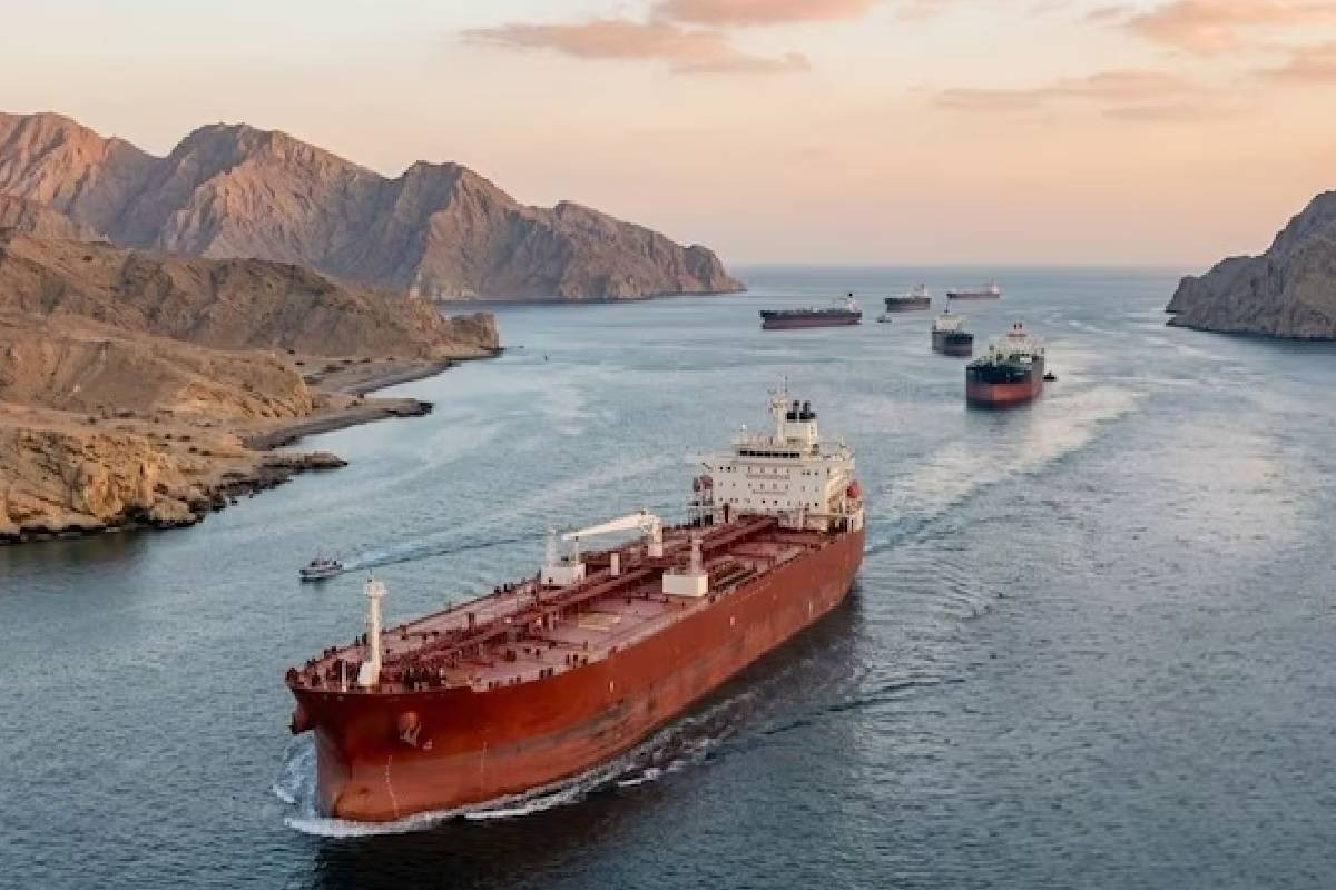 எரிவாயு ஏற்றிய இரு இந்தியக் கப்பல்கள் ஹோர்முஸ் நீரிணையைக் கடந்தன!