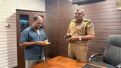 தான் கண்டெடுத்த பணப்பையை உரியவரிடம் ஒப்படைத்த யாழ்.பிராந்திய பொலிஸ் அத்தியட்சகர்!