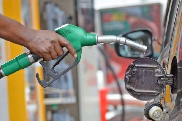 இலங்கைக்கு மேலதிக எரிபொருள் வழங்க முன்வந்தது சீனா!