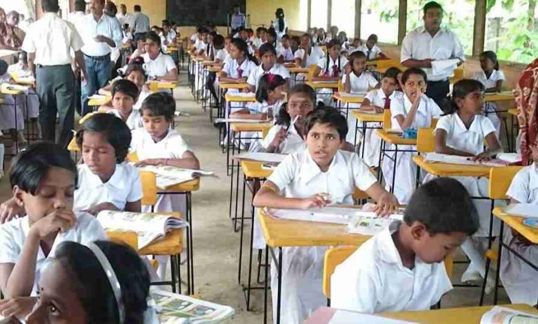 தீவகப் பகுதி ஆசிரியர்களுக்கு நிறுத்தப்பட்ட பின்தங்கிய பிரதேச கொடுப்பனவை ஆராய குழு நியமனம்!