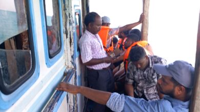 ஐம்பதிற்கும் மேற்பட்ட பயணிகளை ஏற்றாது சென்ற நெடுந்தாரகை!