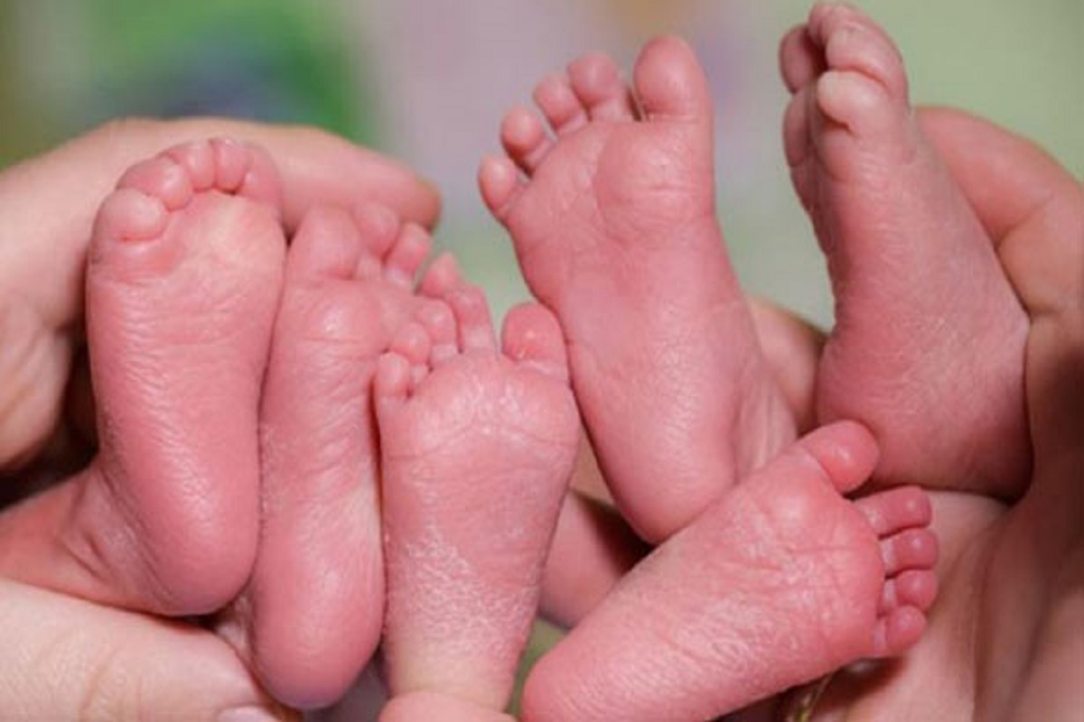 யாழ்.போதனா வைத்தியசாலையில் நான்கு குழந்தைகளைப் பிரசவித்த தாய்!