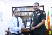 வடக்கு ஆளுநர் யாழ்.மாவட்ட புதிய கட்டளைத் தளபதி சந்திப்பு!