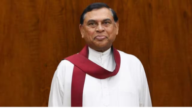 பசில் ரஜபக்‌ஷவிற்கு மாத்தறை நீதிமன்றம் பிடியணை!