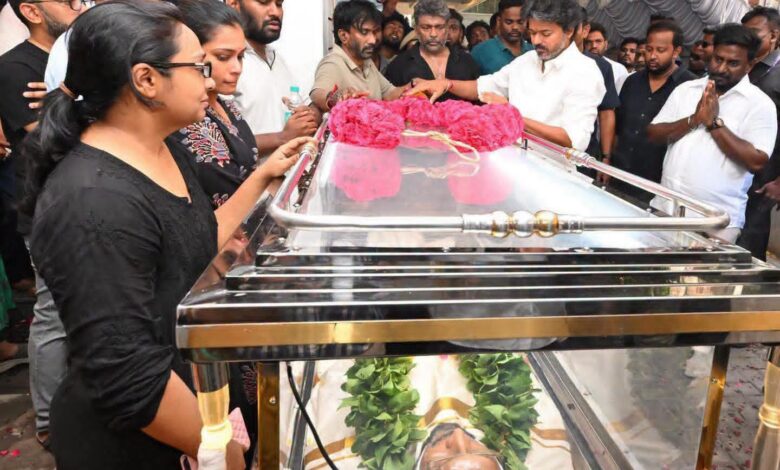 இயக்குநர் பாக்யராஜின் உடலுக்கு நேரில் அஞ்சலி செலுத்திய முதலமைச்சர் விஜய்!