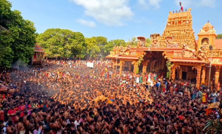நயினை நாகபூசணி அம்மன் தேர்!