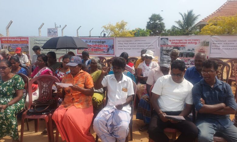 பலாலி மக்கள் காணிகளை விடுவிக்ககோரி 4 ஆவது ஞாயிறாகவும் போராட்டம்!