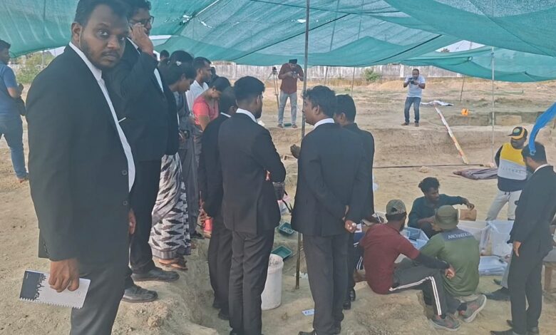 செம்மணி சிந்துபாத்தி மனிதப் புதைகுழி வளாகத்தில் இடம்பெற்ற திறந்த நீதிமன்ற அமர்வு: எட்டு என்புக் கூடுகள் நேற்றும் மீட்பு!