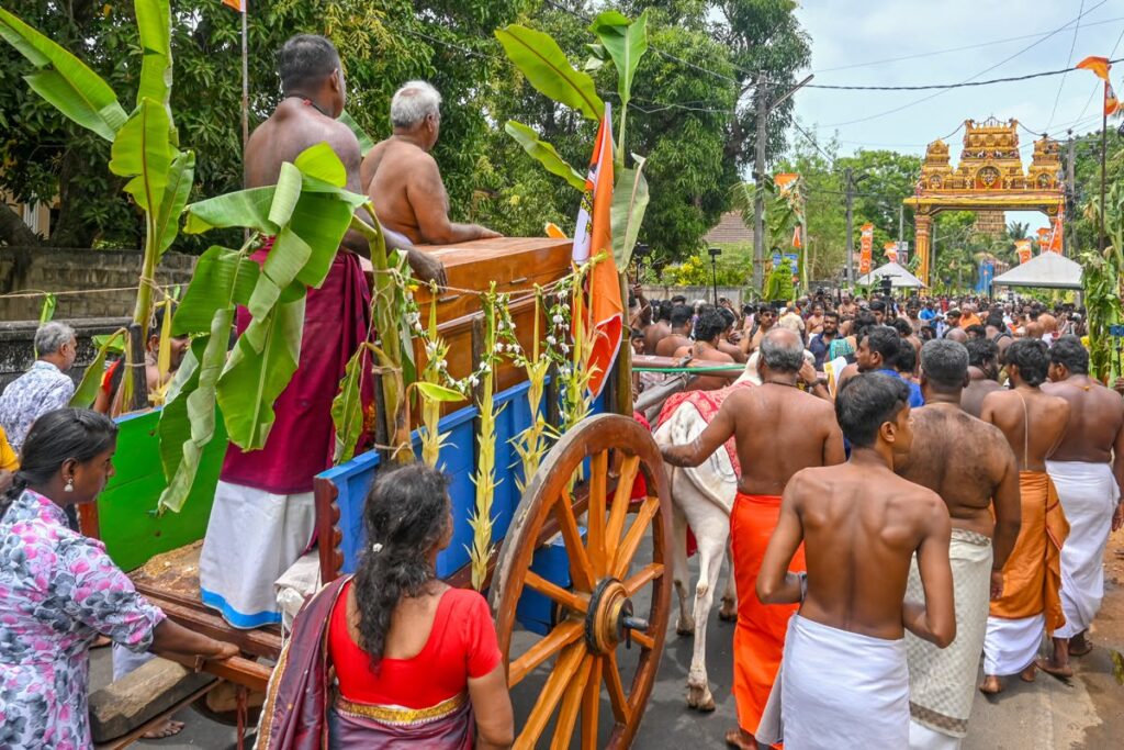 நல்லூரான் வடக்கு வாயில்அலங்கார தோரணை வளைவு திறந்து வைப்பு!